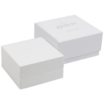 Berlin ECO papuošalų dėžutė – auskarams / auskarams-viniukams / pakabukui, blizgus baltas medis / šviesiai pilkas veliūrinis vidus - Image 4